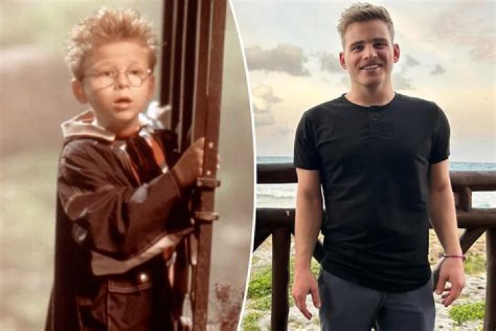 Unveiling The Truths And Insights Behind Jonathan Lipnicki's Height